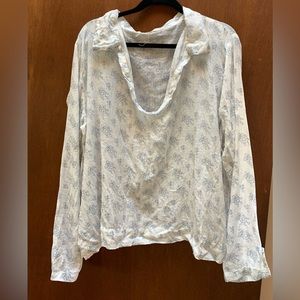 Large CP Shades linen top.  No buttons.